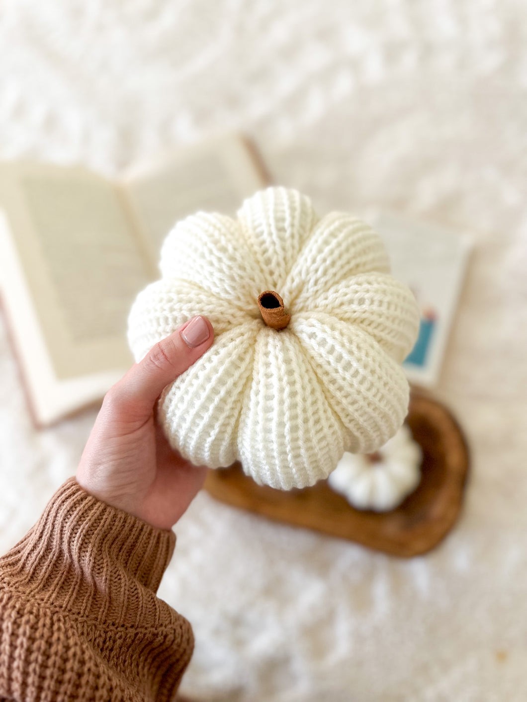 Marshmallow Pumpkin - Darling Anne