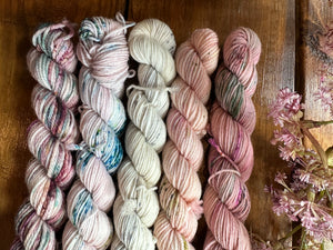 Mini hand dyed skeins (Soft Pinks)
